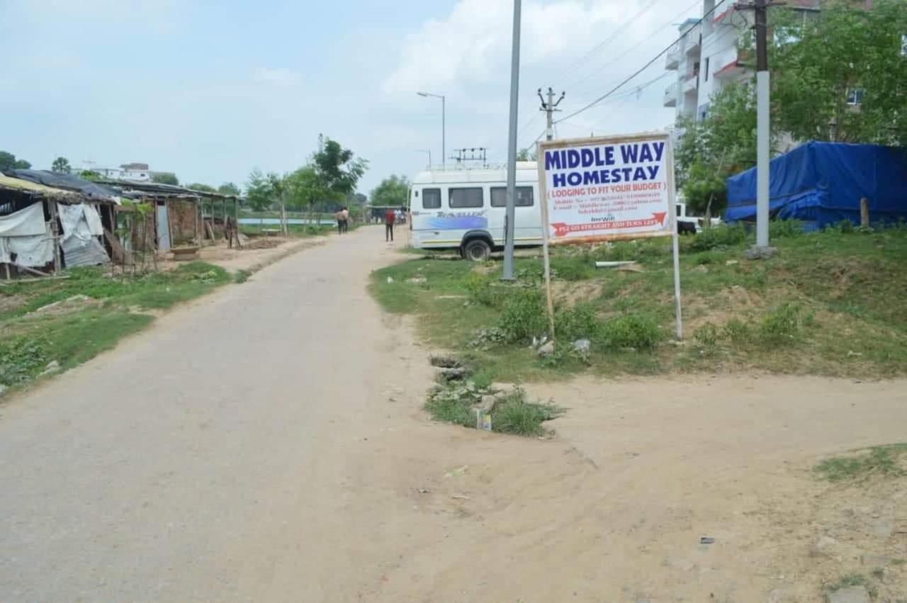 Middle Way Home Stay Бодх-Гая Екстер'єр фото